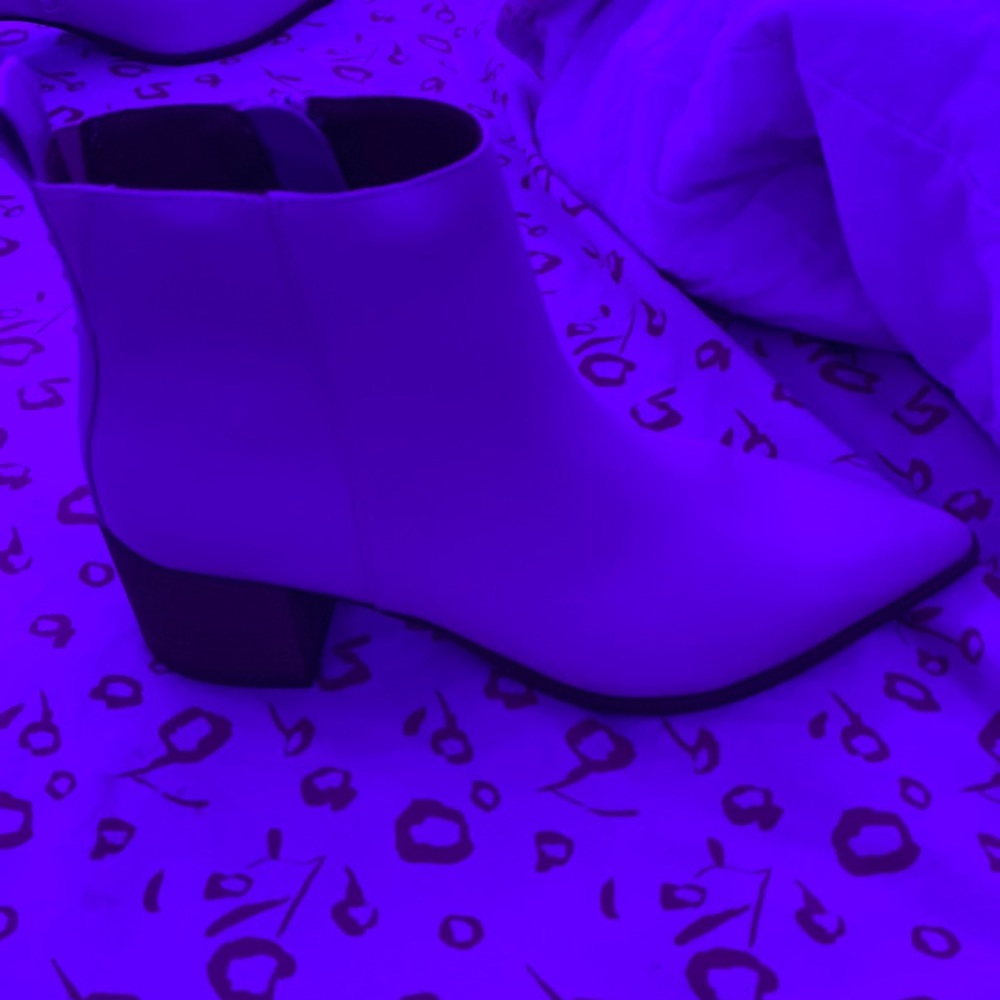 Universal Thread Boots - image 1